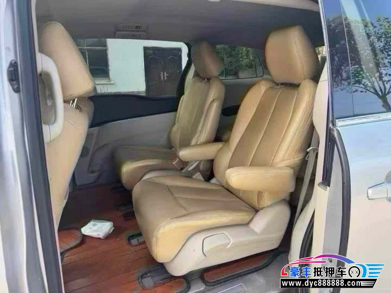 17年别克GL8轿车抵押车出售