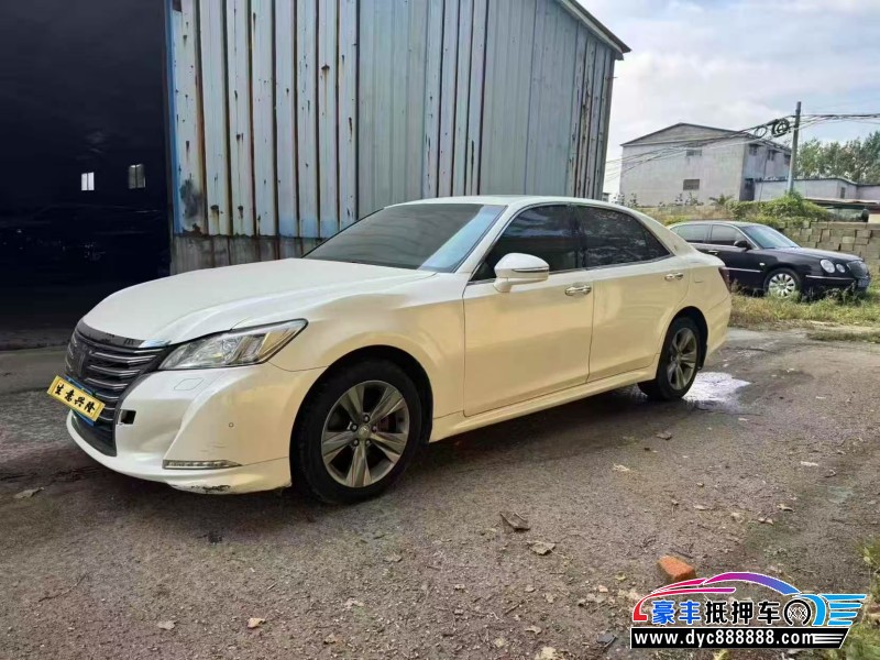 16年丰田皇冠轿车抵押车出售