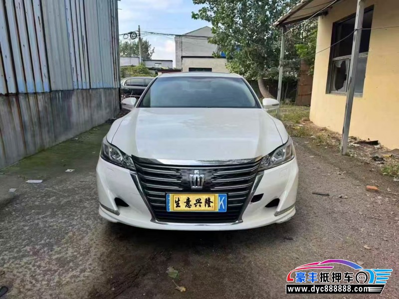 16年丰田皇冠轿车抵押车出售