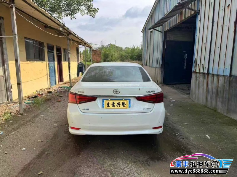 16年丰田皇冠轿车抵押车出售