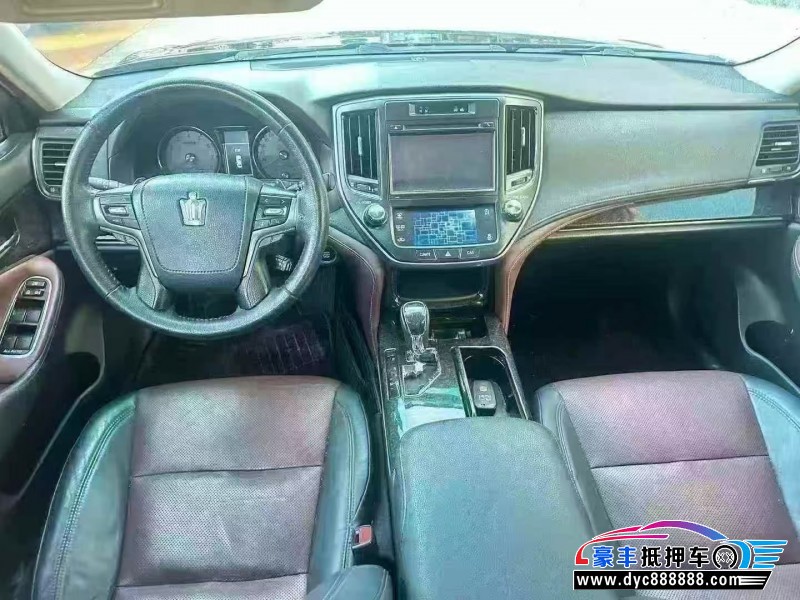 19年丰田皇冠轿车抵押车出售