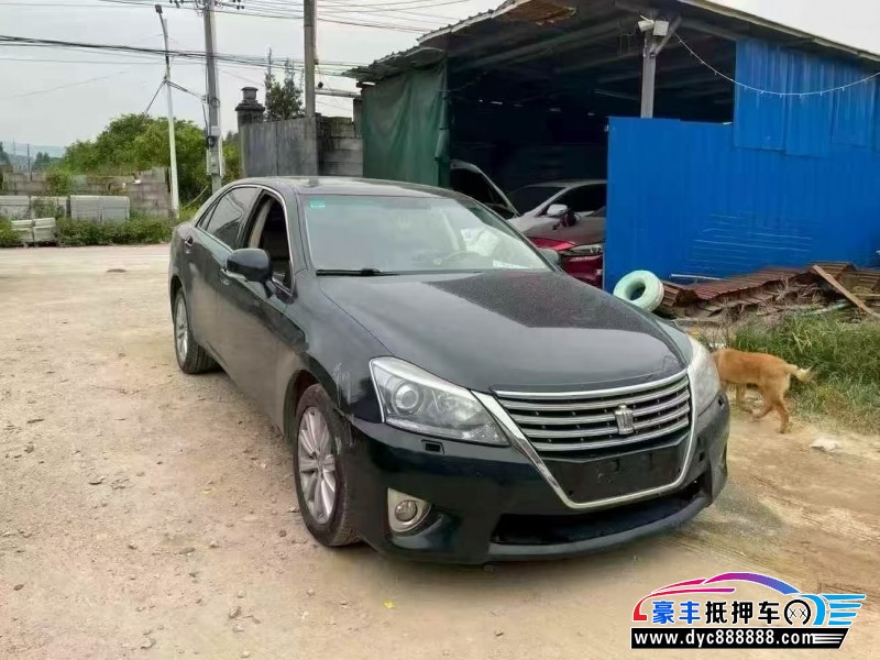 13年丰田皇冠轿车抵押车出售