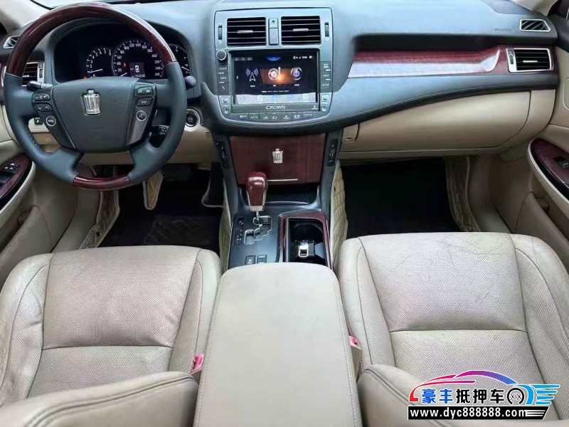 11年丰田皇冠轿车抵押车出售