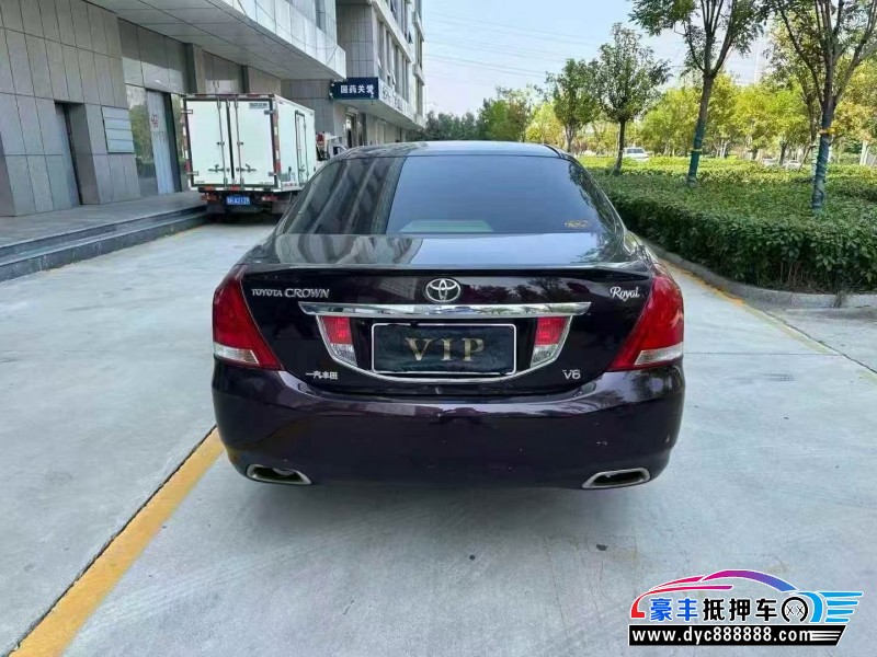 11年丰田皇冠轿车抵押车出售