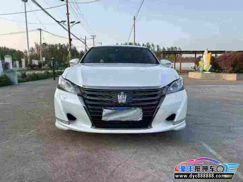 18年丰田皇冠轿车抵押车出售