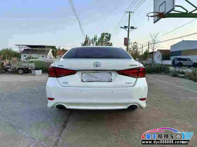 18年丰田皇冠轿车抵押车出售