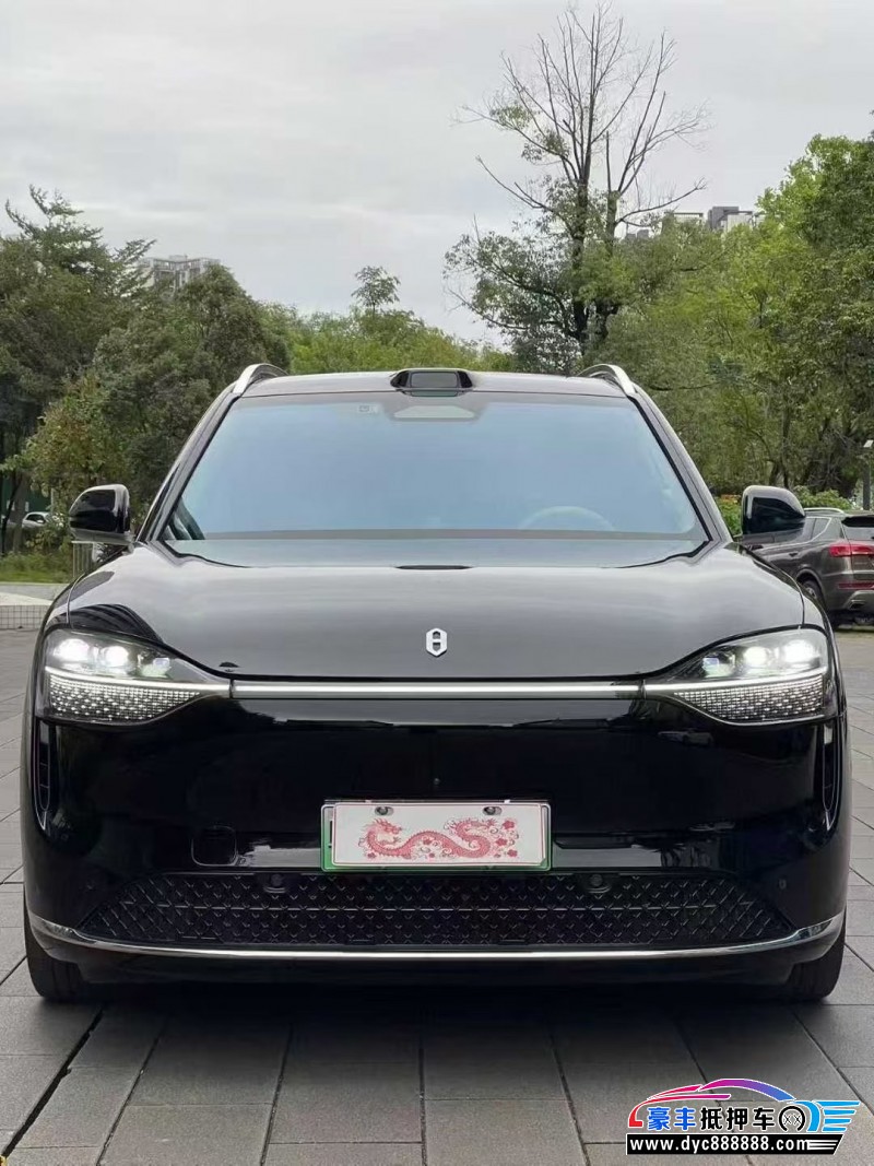 抵押车出售24年华为问界轿车