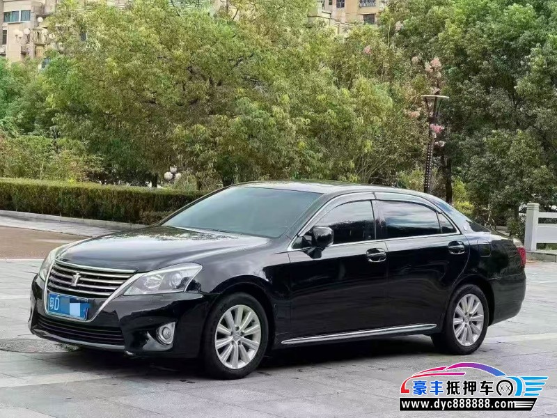 14年丰田皇冠轿车抵押车出售