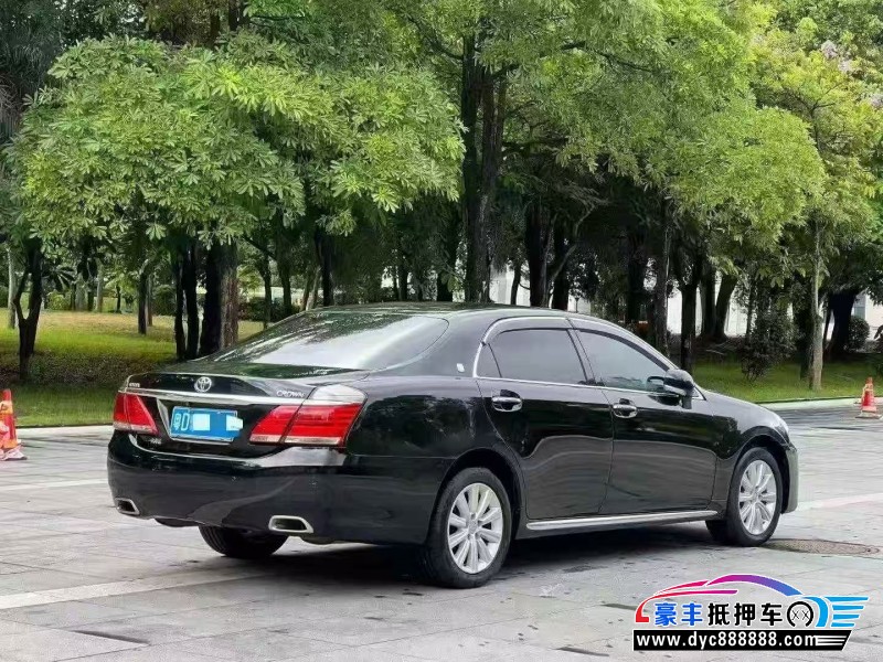 14年丰田皇冠轿车抵押车出售