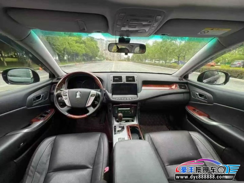 14年丰田皇冠轿车抵押车出售