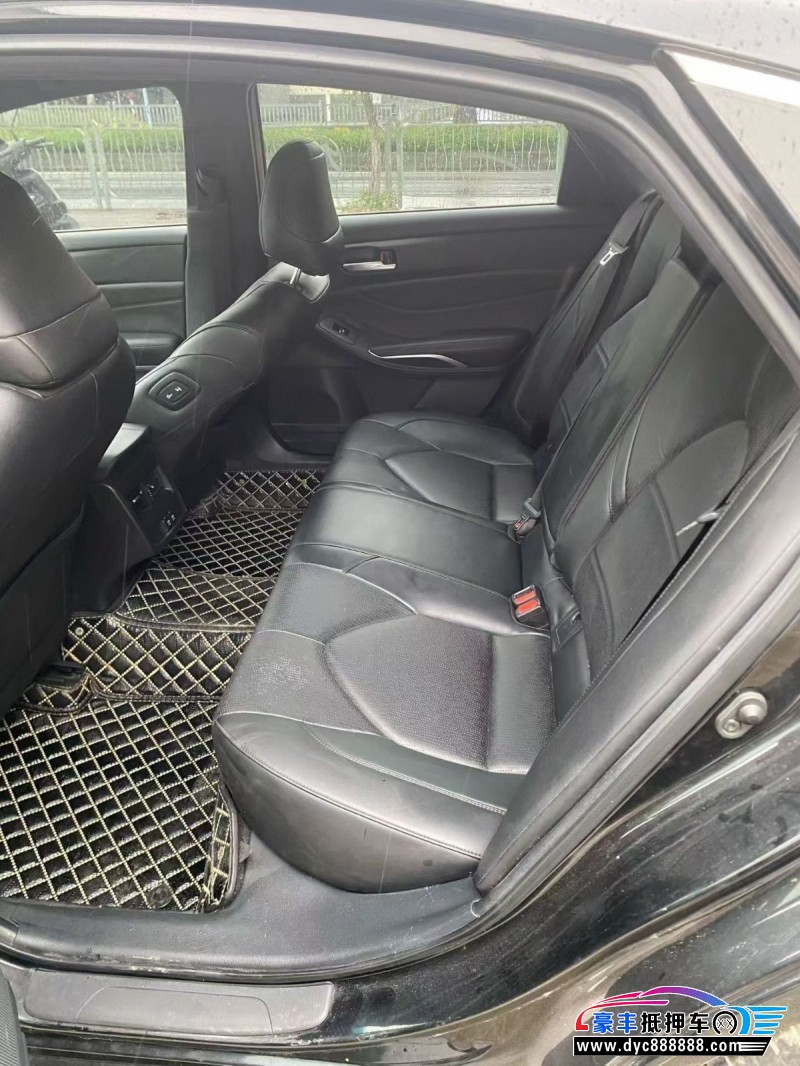 20年丰田亚洲龙轿车抵押车出售