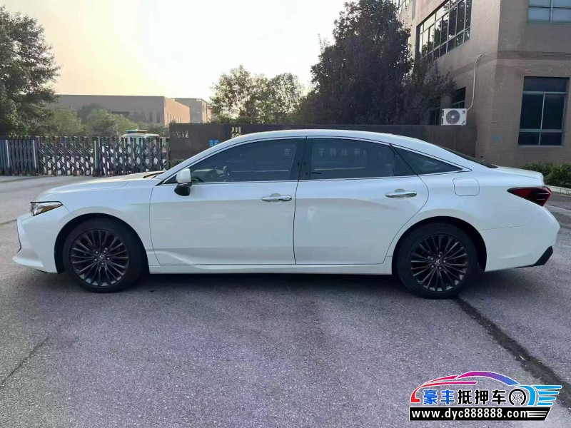 20年丰田亚洲龙轿车抵押车出售