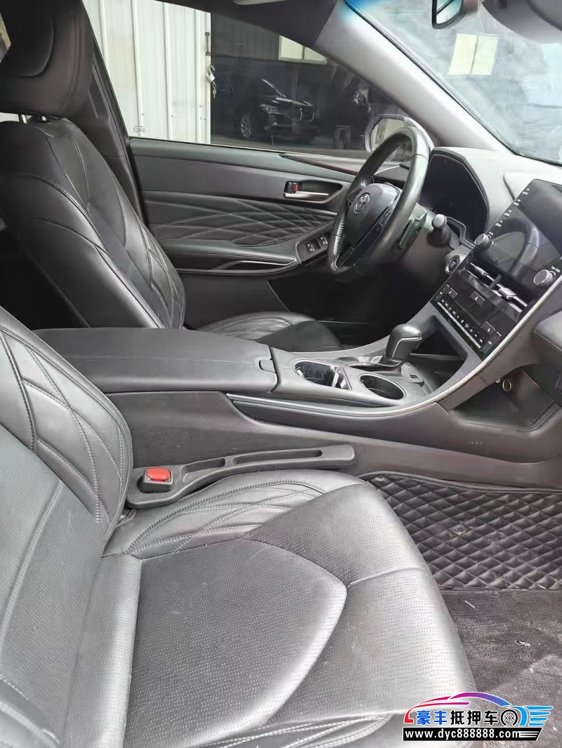 25年丰田亚洲龙轿车抵押车出售