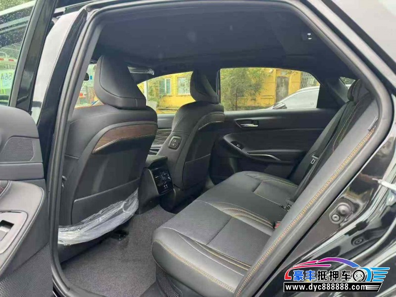 25年丰田亚洲龙轿车抵押车出售