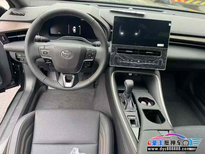 25年丰田亚洲龙轿车抵押车出售