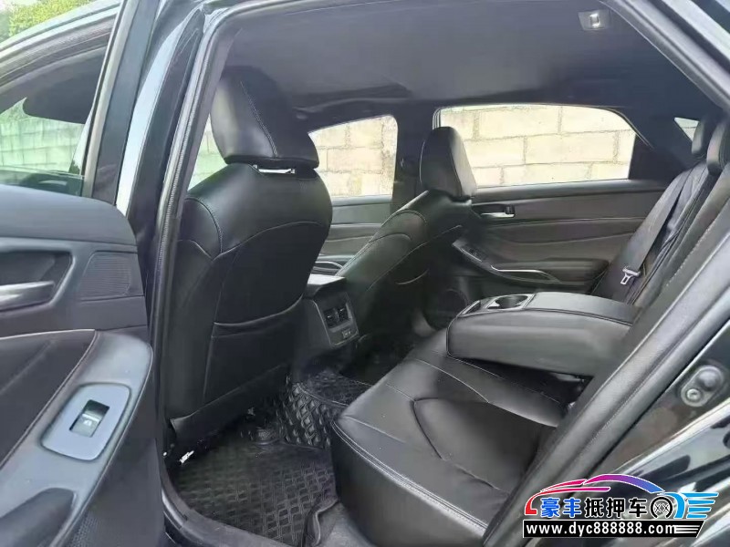 25年丰田亚洲龙轿车抵押车出售