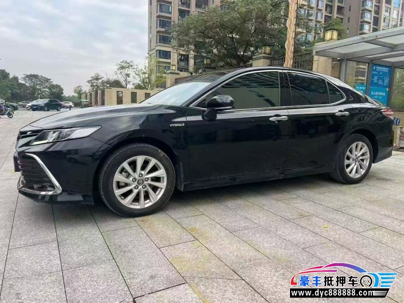 22年丰田凯美瑞轿车抵押车出售