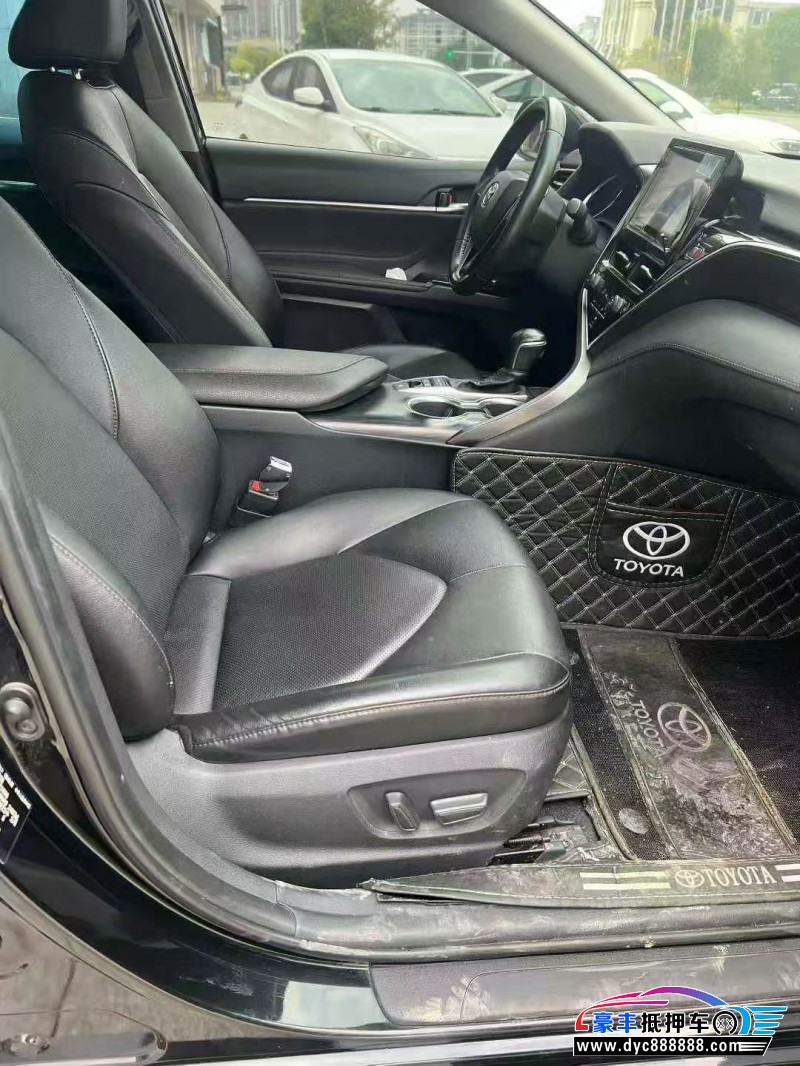 22年丰田凯美瑞轿车抵押车出售