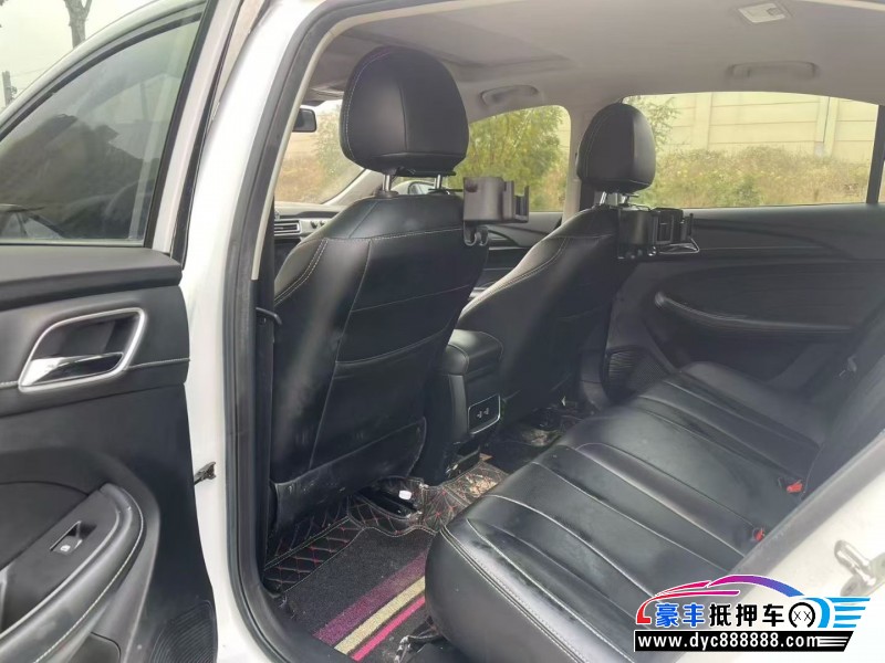 21年荣威i5轿车抵押车出售