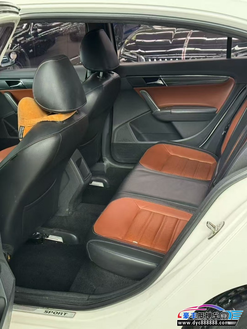 14年大众朗逸轿车抵押车出售