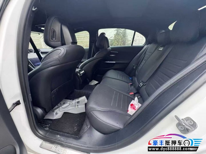 24年奔驰C轿车抵押车出售
