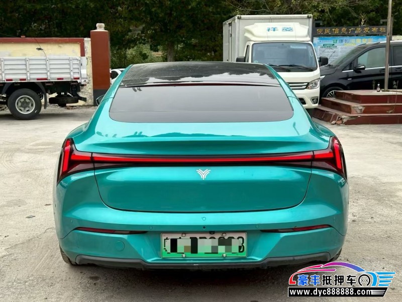 23年哪吒S轿车抵押车出售