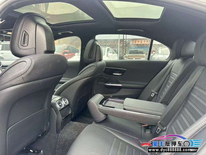 23年奔驰C轿车抵押车出售