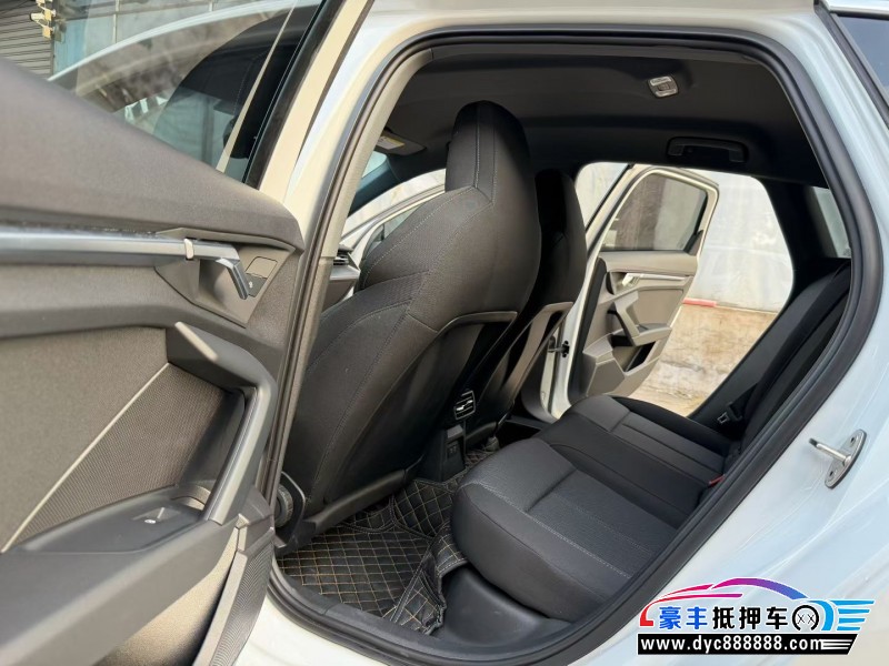 22年奥迪A3轿车抵押车出售