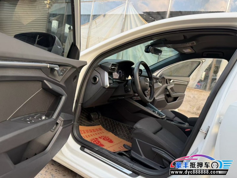 22年奥迪A3轿车抵押车出售