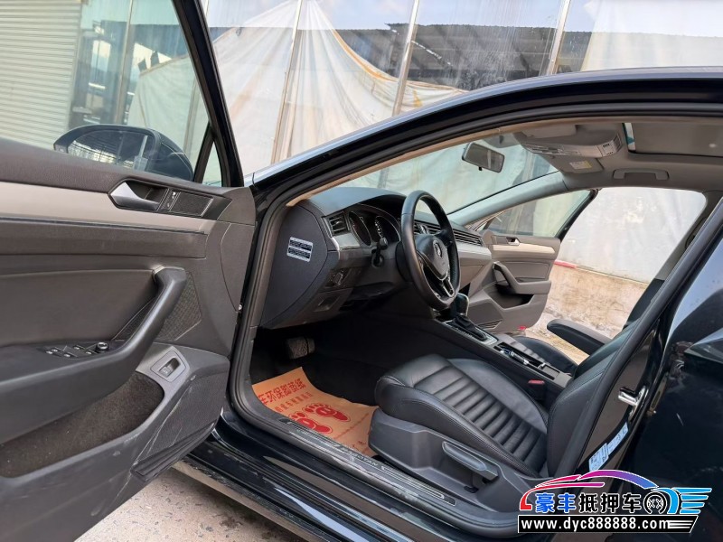 18年大众迈腾轿车抵押车出售