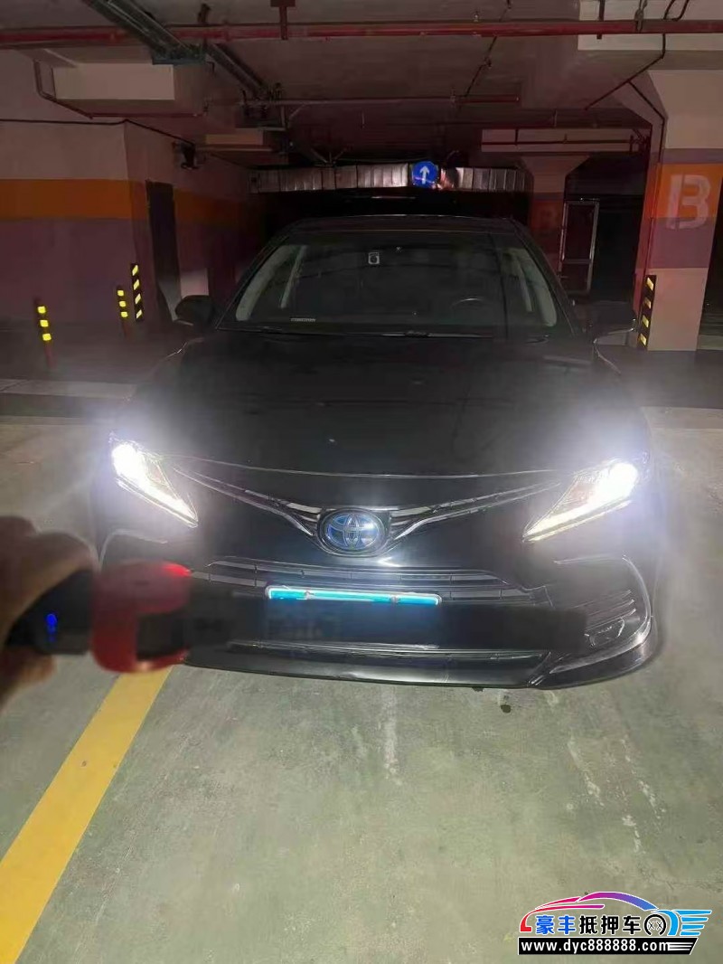 22年丰田凯美瑞轿车抵押车出售