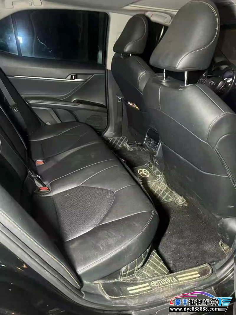 22年丰田凯美瑞轿车抵押车出售