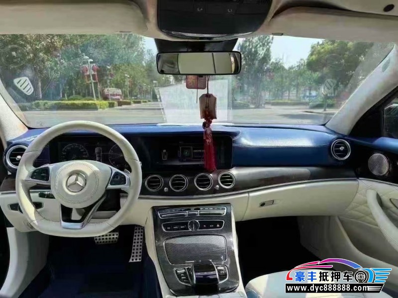 17年奔驰E轿车抵押车出售