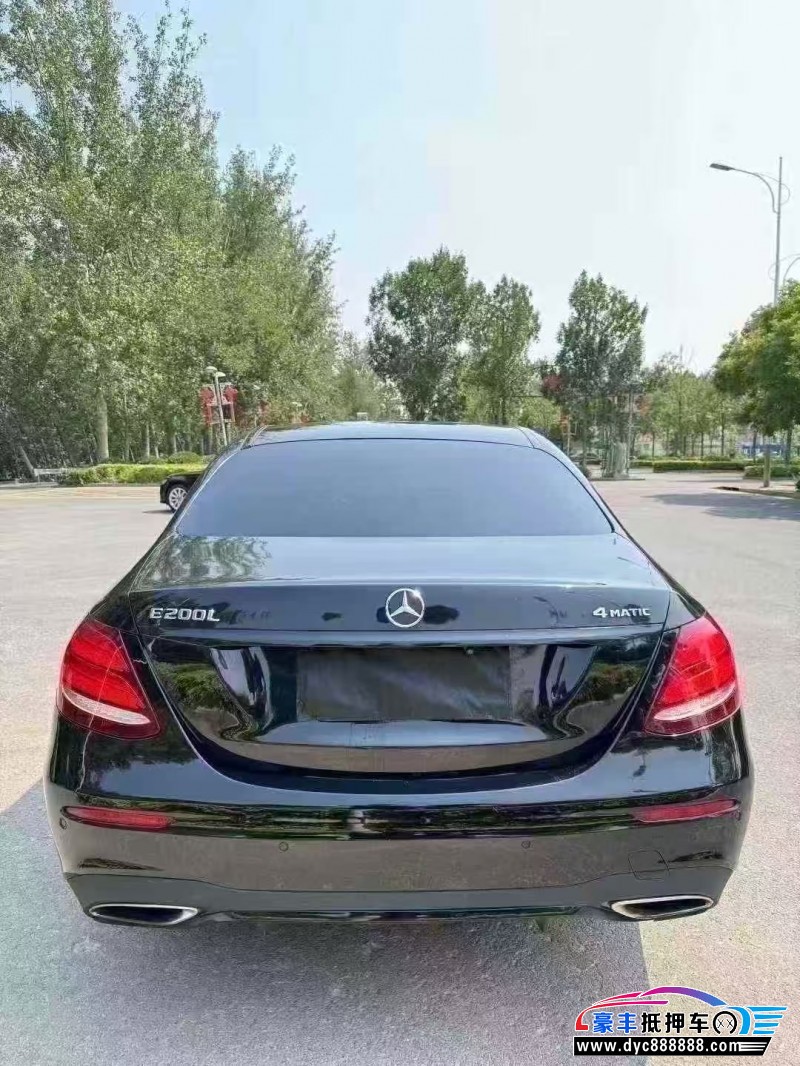 17年奔驰E轿车抵押车出售