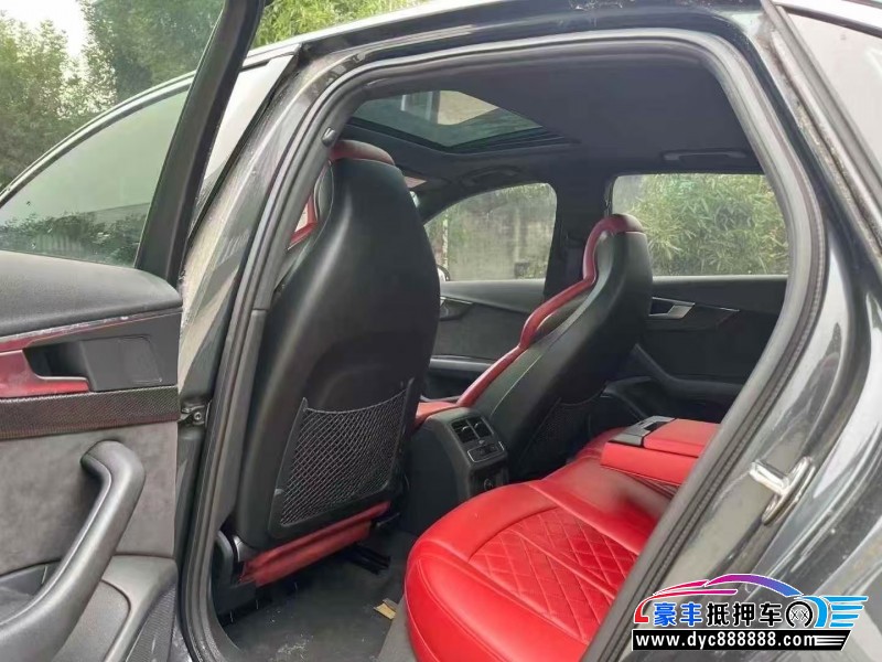 19年奥迪S4轿车抵押车出售