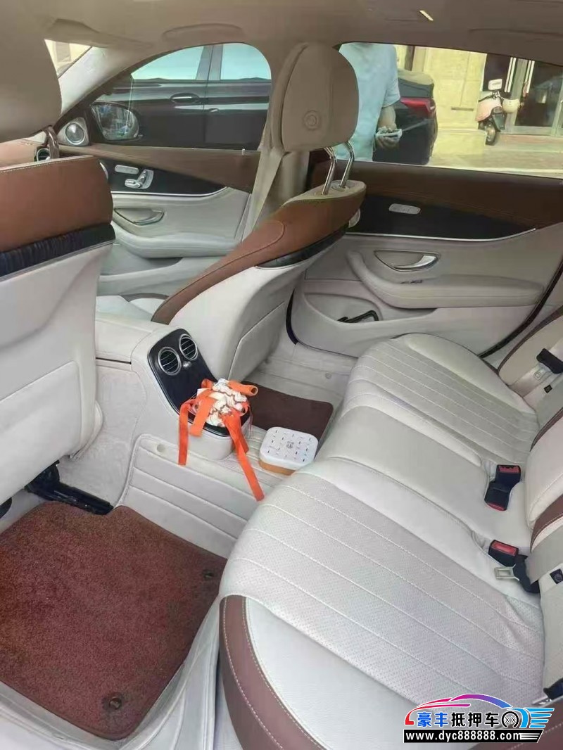 23年奔驰E轿车抵押车出售