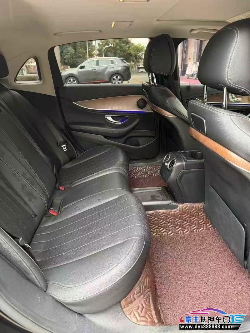 17年奔驰E轿车抵押车出售