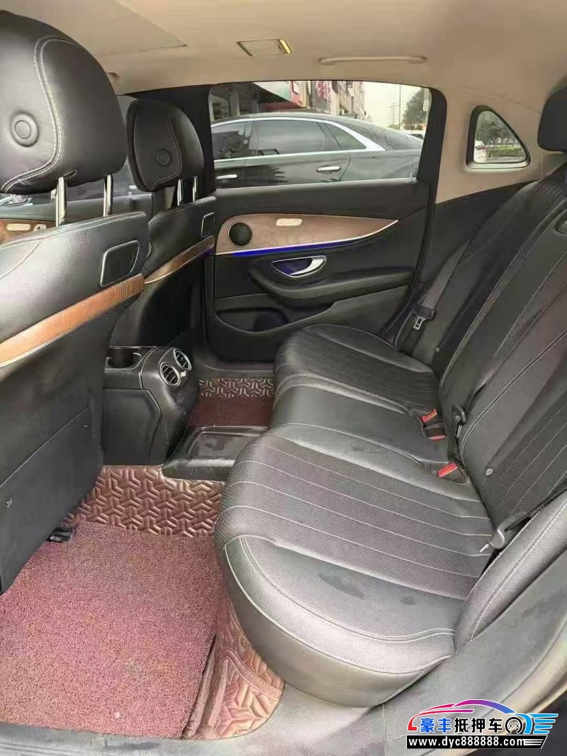 17年奔驰E轿车抵押车出售