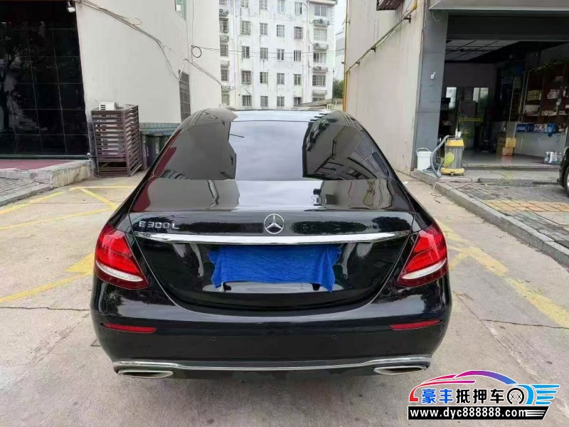 17年奔驰E轿车抵押车出售