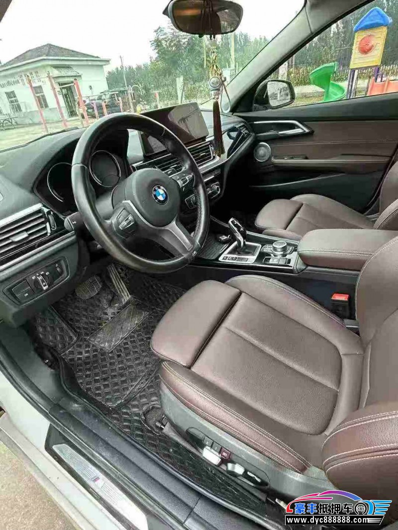 22年宝马1系轿车抵押车出售