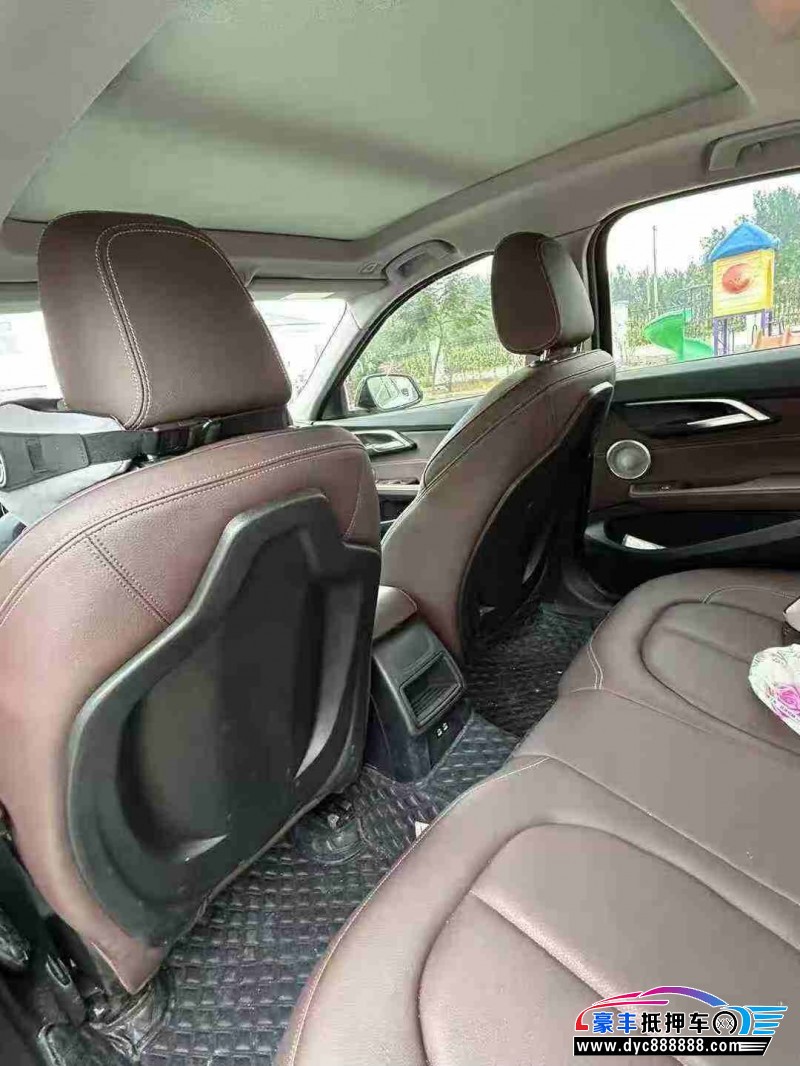 22年宝马1系轿车抵押车出售