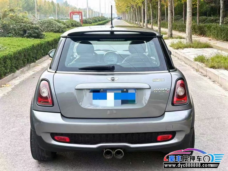 10年宝马MINISUV抵押车出售