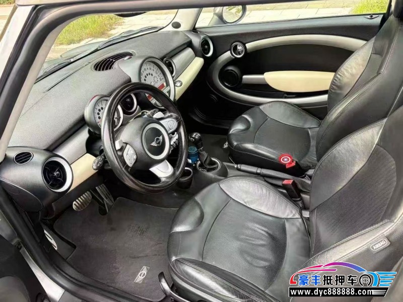 10年宝马MINISUV抵押车出售