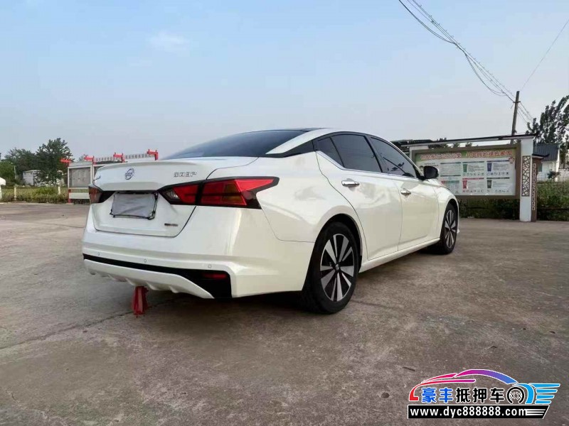 22年日产天籁轿车抵押车出售