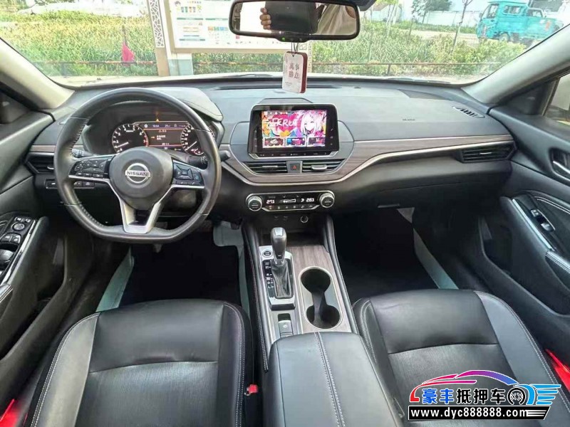 22年日产天籁轿车抵押车出售