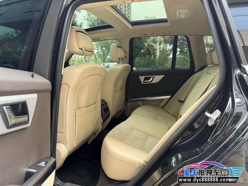 15年奔驰GLK轿车抵押车出售