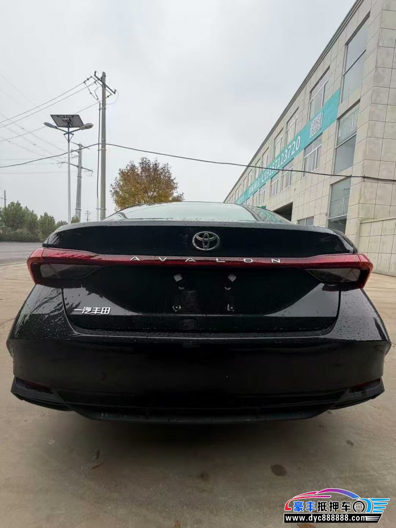 25年丰田亚洲龙轿车抵押车出售