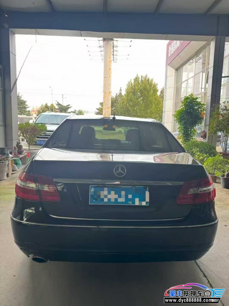 13年奔驰E轿车抵押车出售