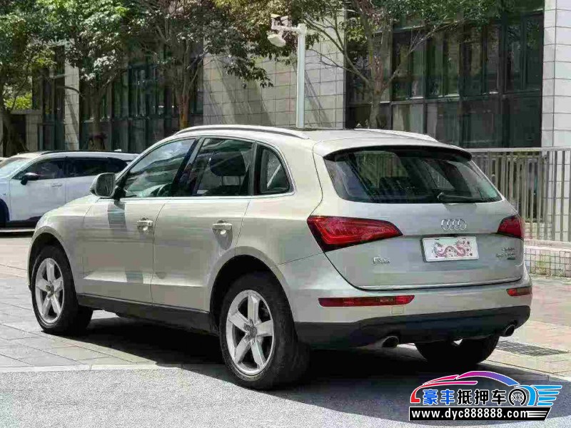 17年奥迪Q5轿车抵押车出售