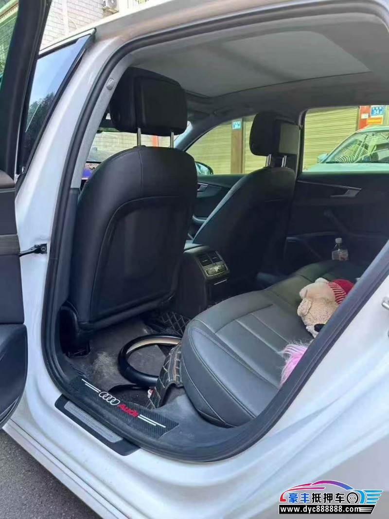 22年奥迪A4L轿车抵押车出售